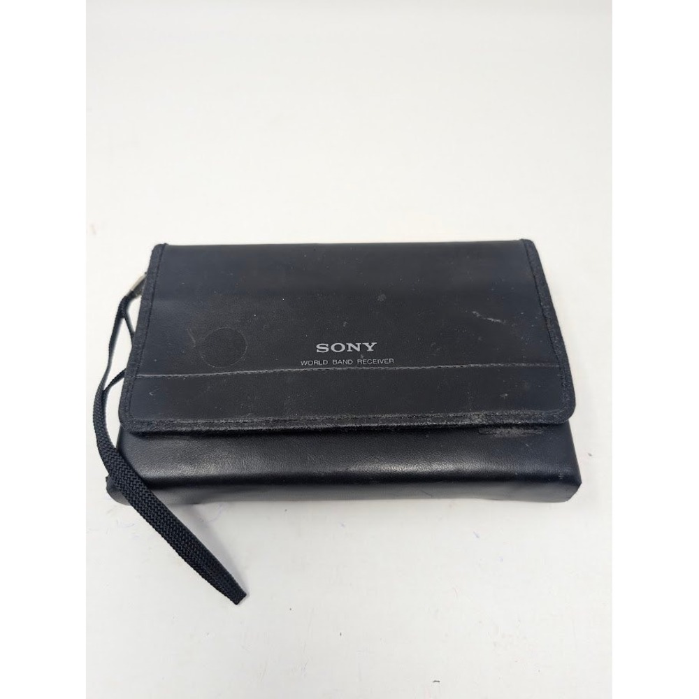 Sony Synthesized World Band Radio Receiver Vintage with case ICF-SW760G parts